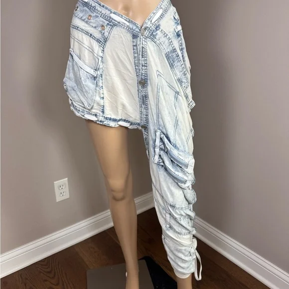 AKIRA Asymmetrical Denim Cargo Skirt w/ Attached Pant Leg Y2K Streetwear S/M NWT - Picture 2 of 4